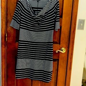 A Pea In the Pod stretch maternity dress